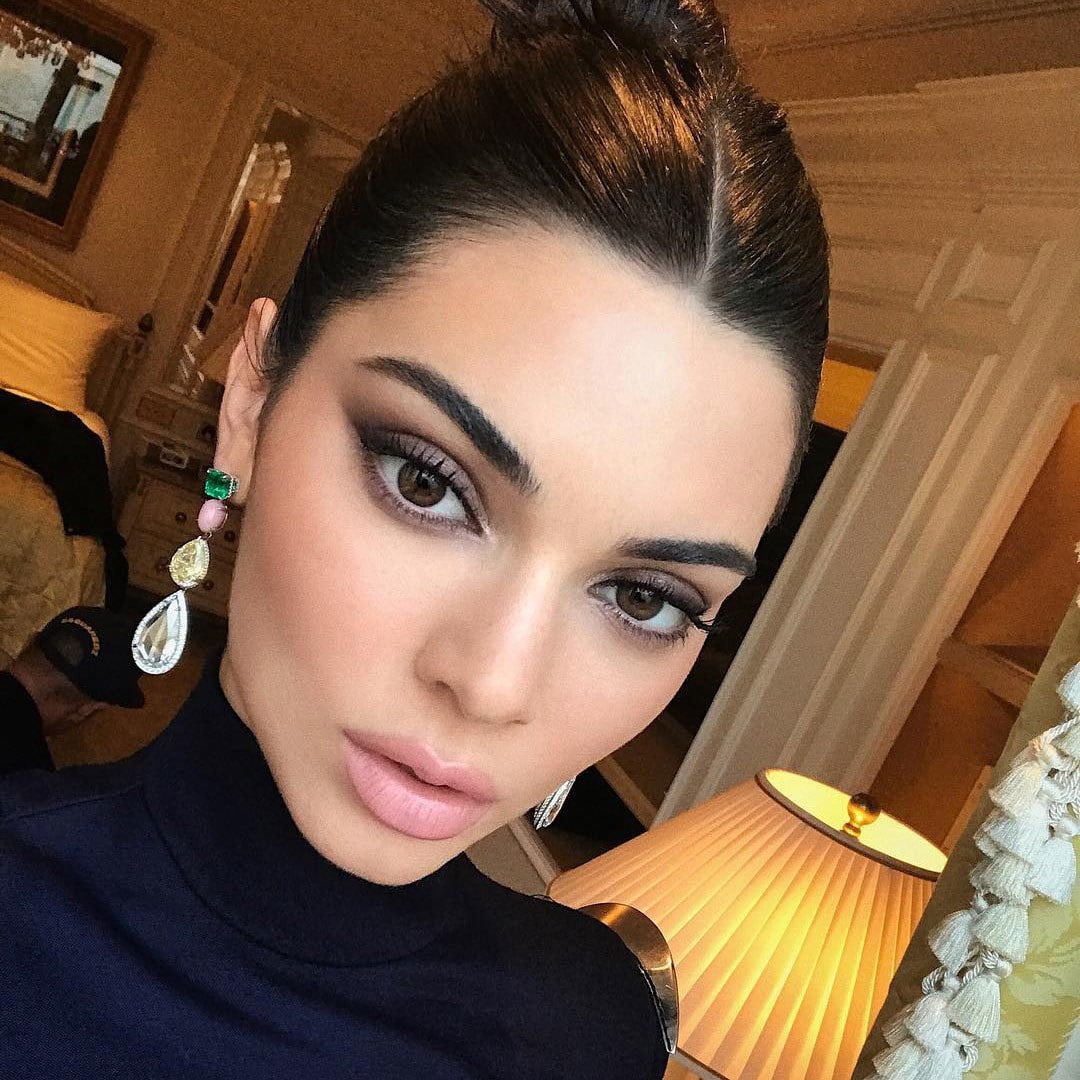 Girl Creates Incredible ‘Beauty And The Beast’ Body Art Using Only Eyeshadow