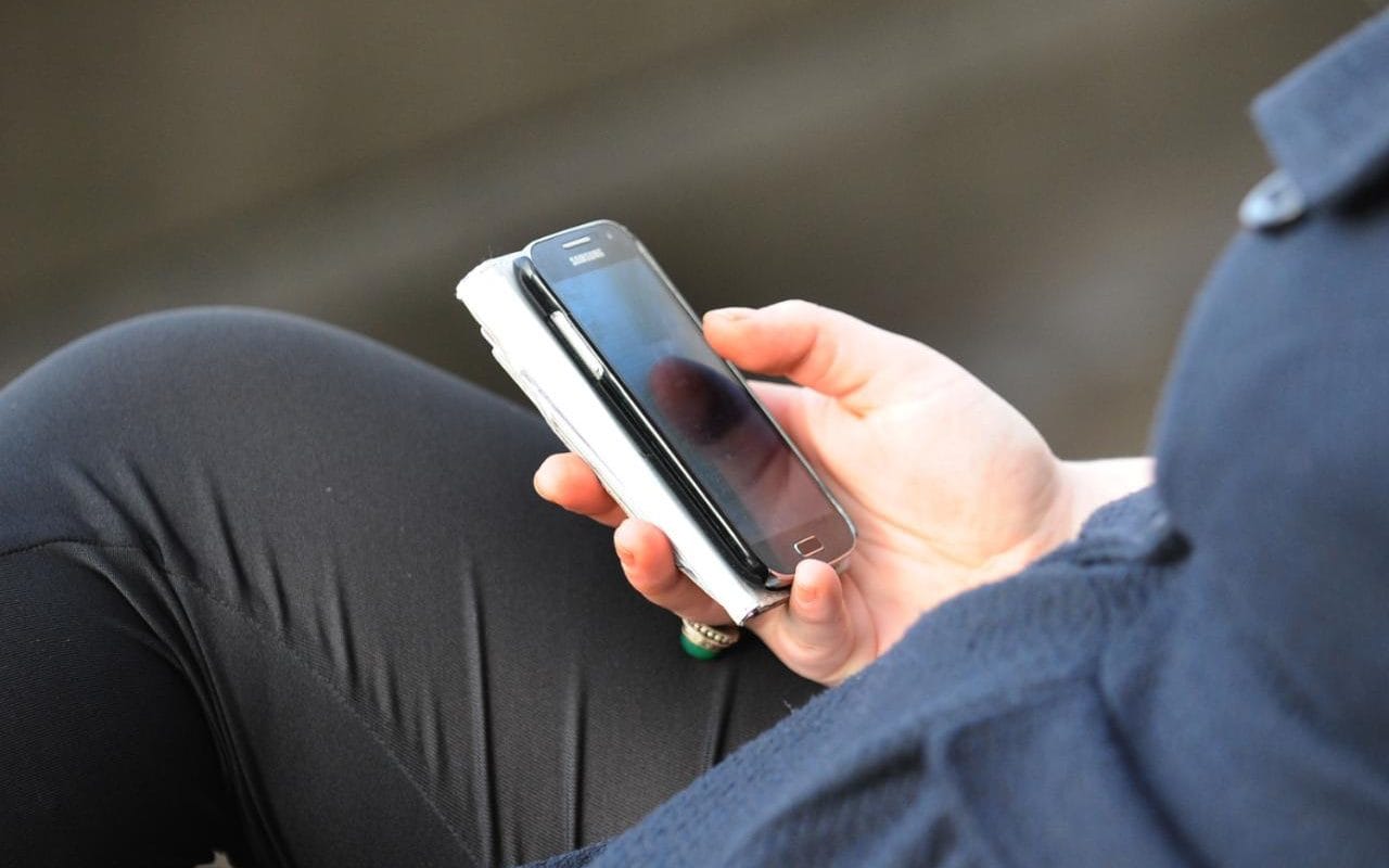 Telco regulator confirms Hong Kong mobile 3